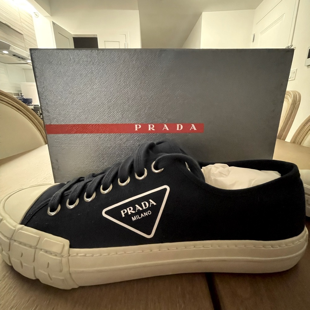 PRADA MENS NAVY CANVAS SNEAKERS BRAND NEW WITH BOX SIZE 10 UK